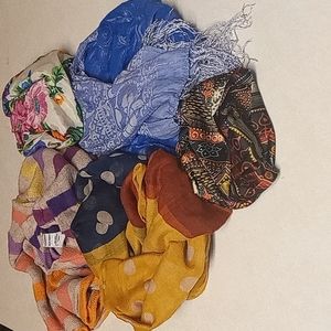 This listing is a Bunch of 5 scarves for one shipping price